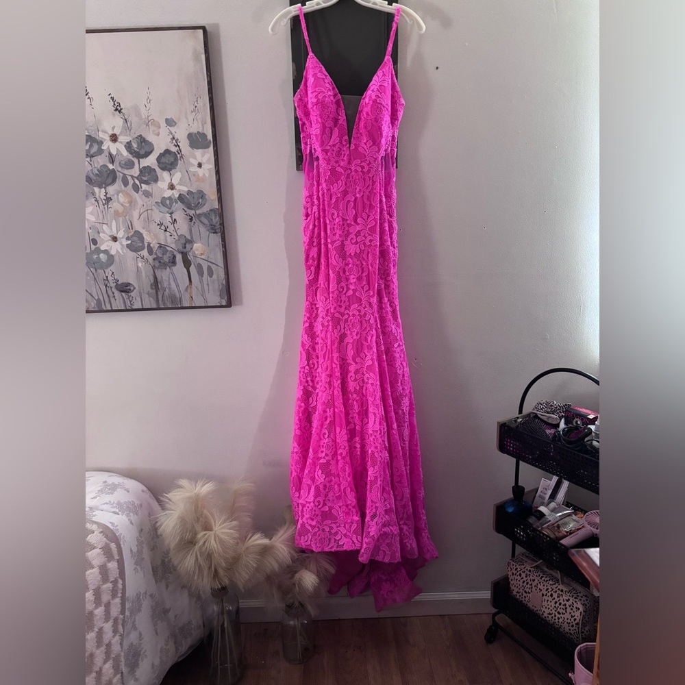 Women's Fuchsia Lace V-Neck Evening Dress